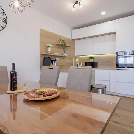 Two M With Beautiful View At The See Apartment Kastel Sucurac