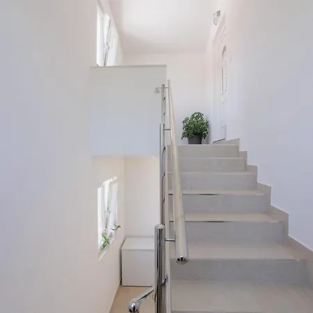 Two M With Beautiful View At The See Appartement Kaštel Sućurac